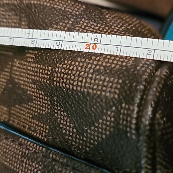 Michael Kors medium size Tote - Picture 7 of 13